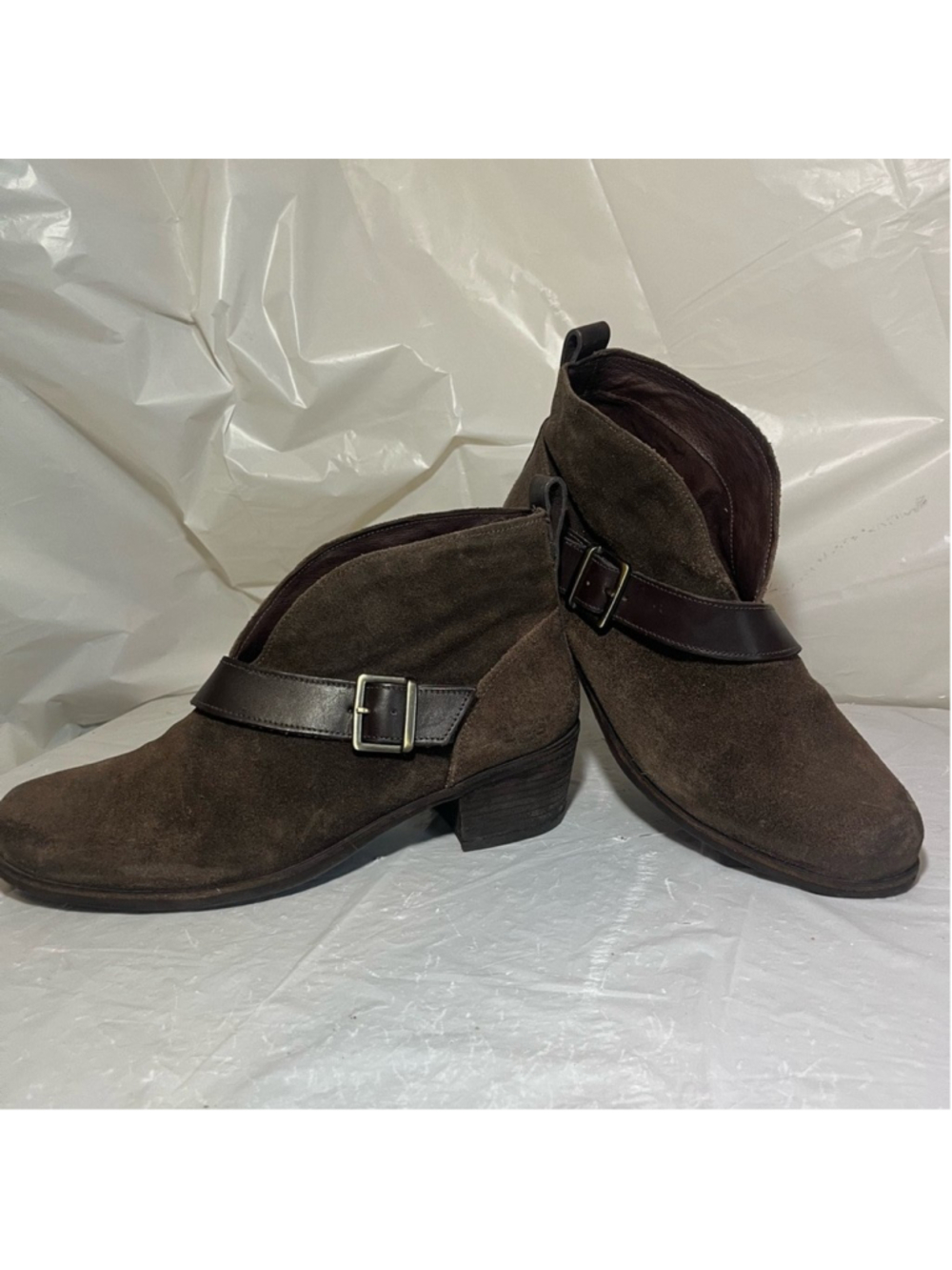 Ugg Wright Belted Brown Suede Leather Booties Womens Sz 8.5